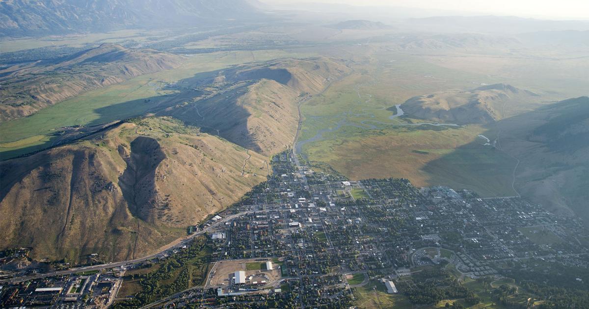 Town warns of phishing as scammers target Wyoming elderly Town warns of phishing as scammers target Wyoming elderly