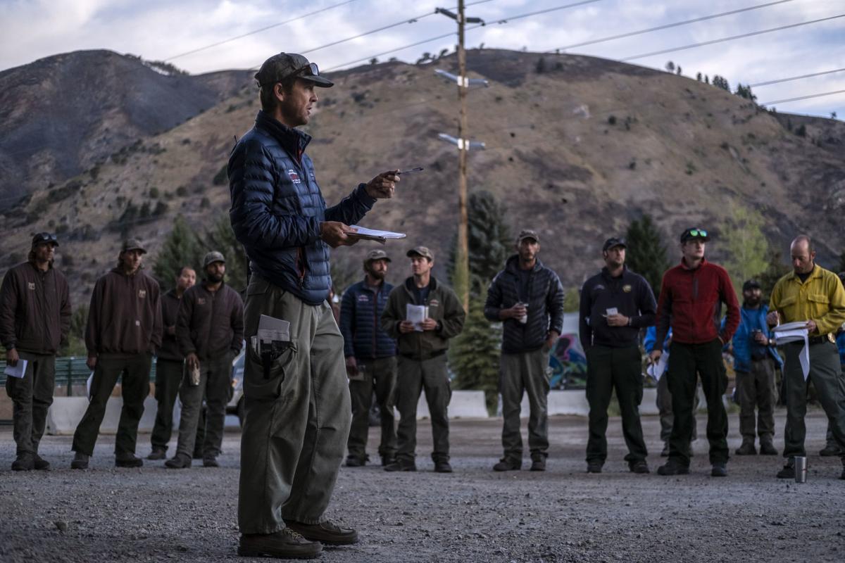 Saddle Butte Fire briefing