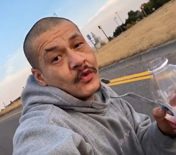 5f74c460125b5.preview.png?crop=571,503,2