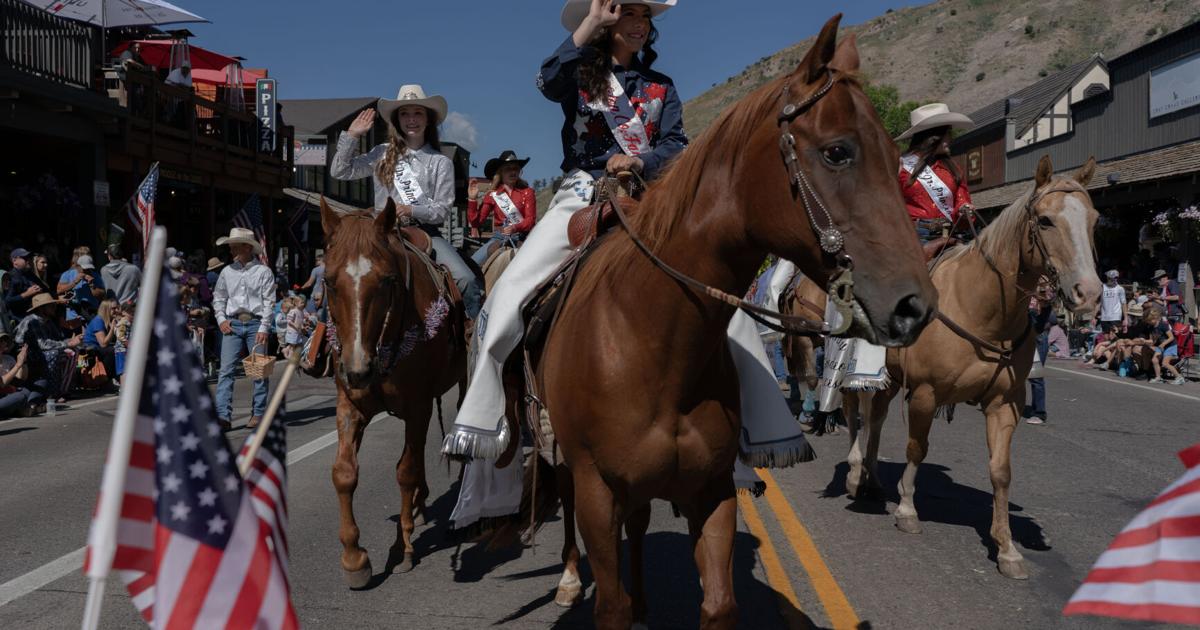 Glamorous Rodeo Glitz, glamour and grit — life of a queen | JH Rodeo | jhnewsandguide.com