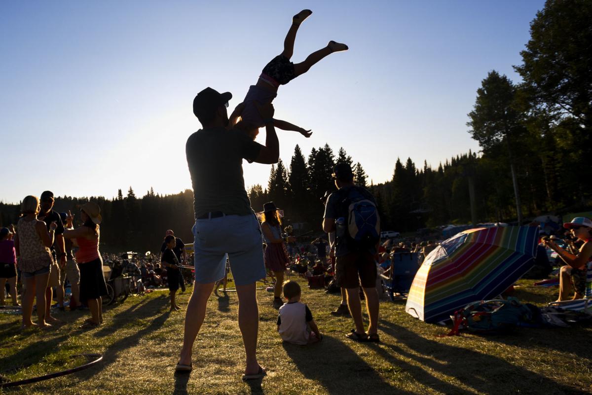 A Weekend Of Strings The Hole Scroll Jhnewsandguide Com Grand Targhee Bluegrass Festival 2022