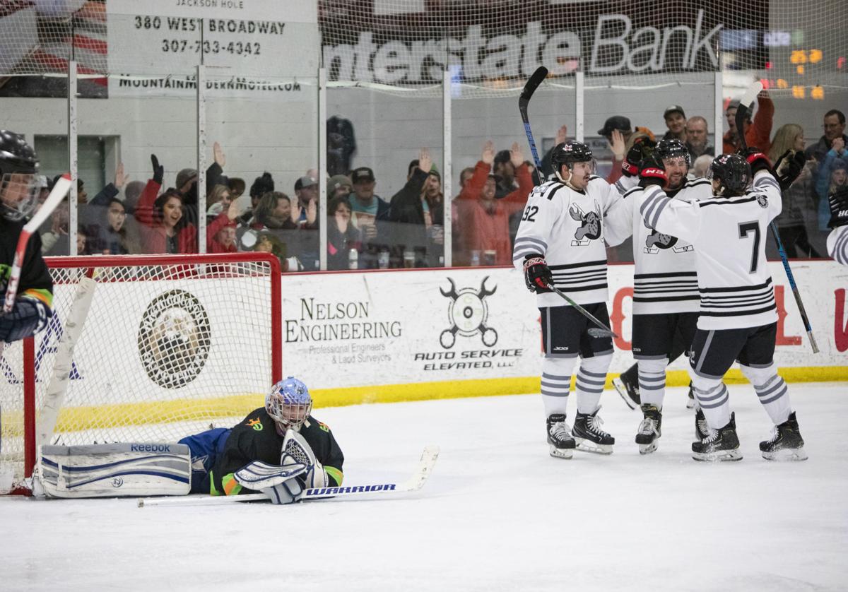 Moose defeat San Francisco DraftKings 11-6 in Friday night game
