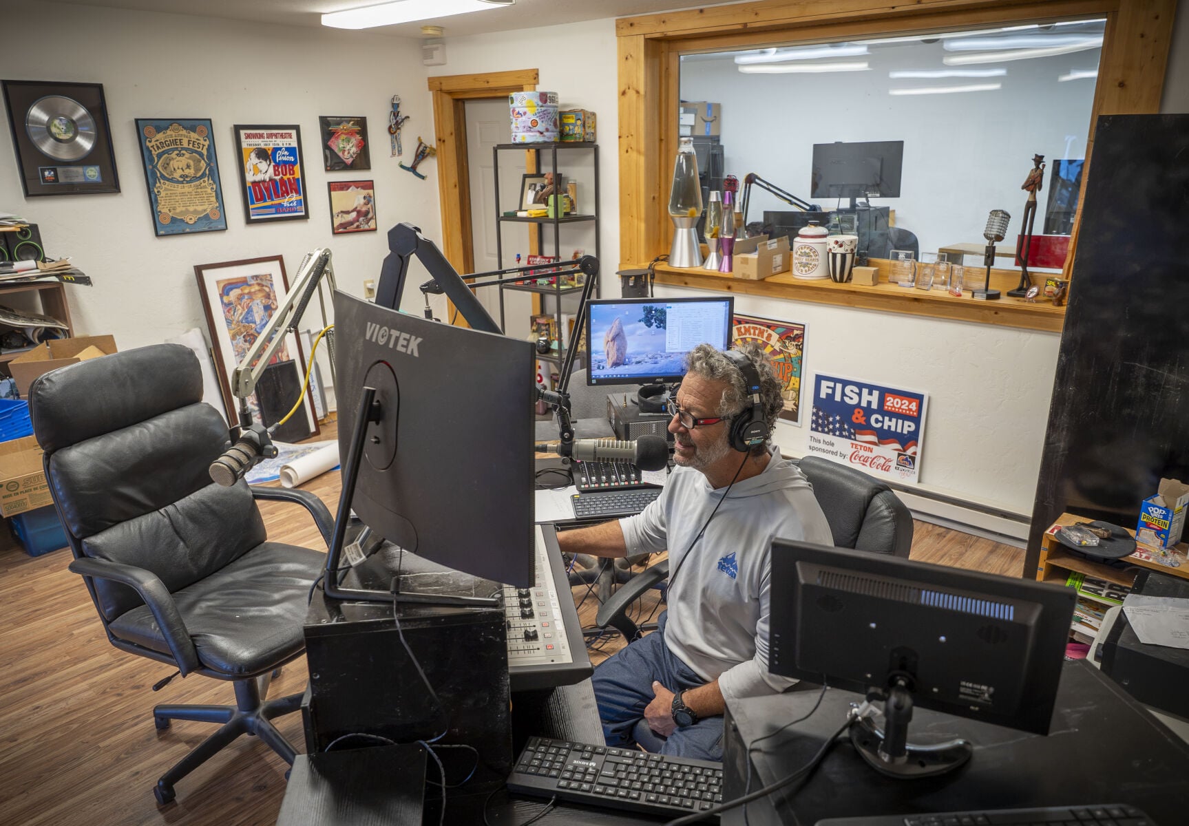 jhnewsandguide.com - Alex Viveros / Town - Jackson Hole Radio gets new management, same faces