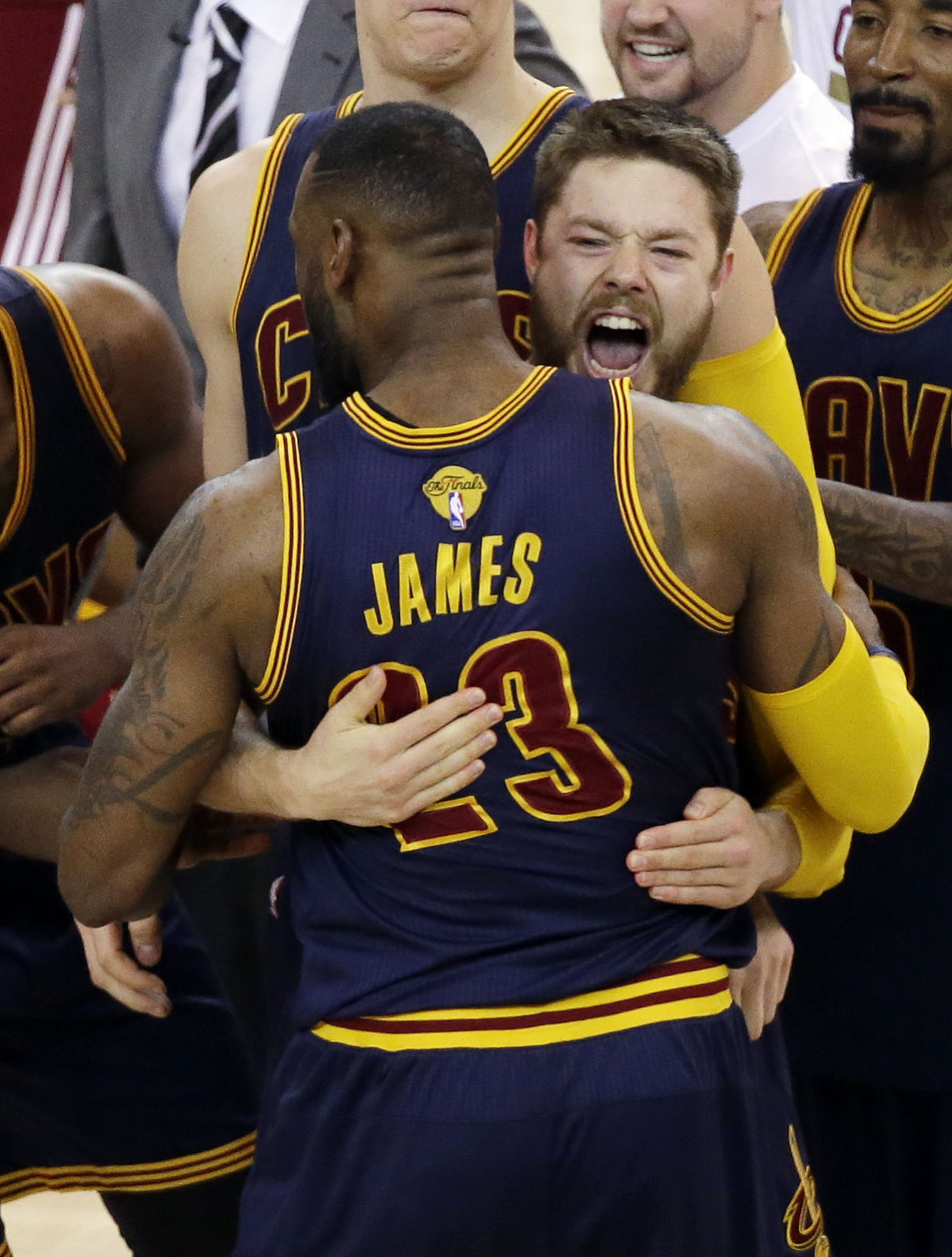 matthew dellavedova and lebron james