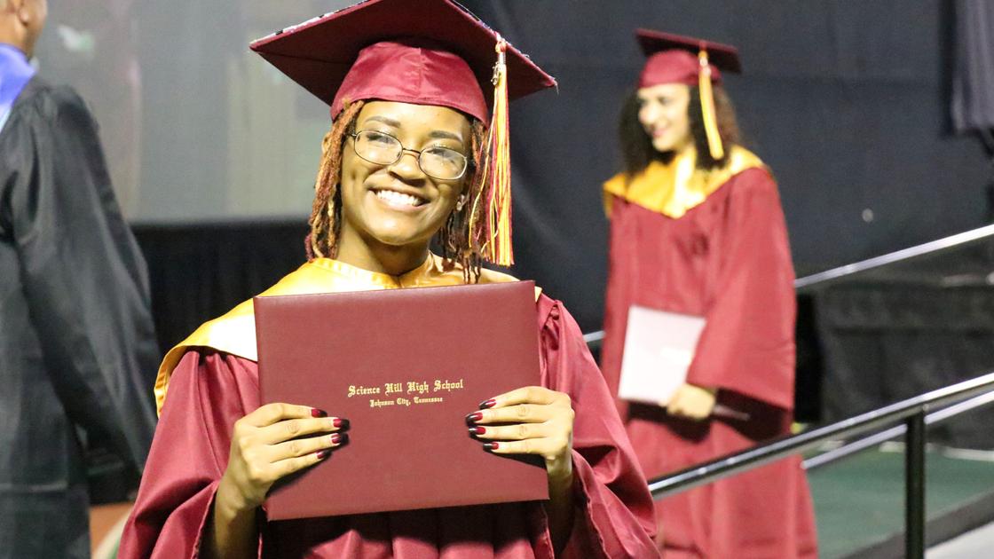 Photos Science Hill Class Of 2019 Johnsoncitypress Com Science Hill High School Johnson City Tn Graduation Ceremony 2022