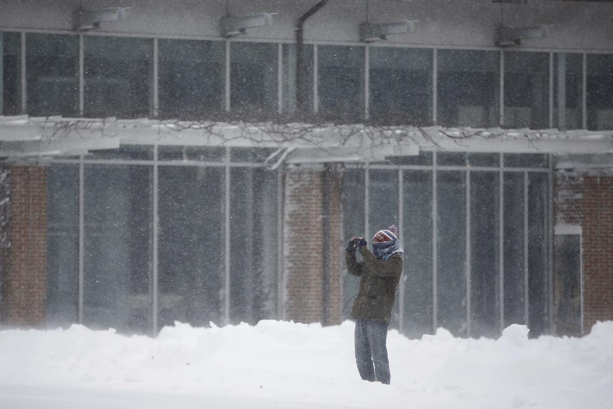 The Latest Man Dies Shoveling Snow 10 Total Dead In Storm News