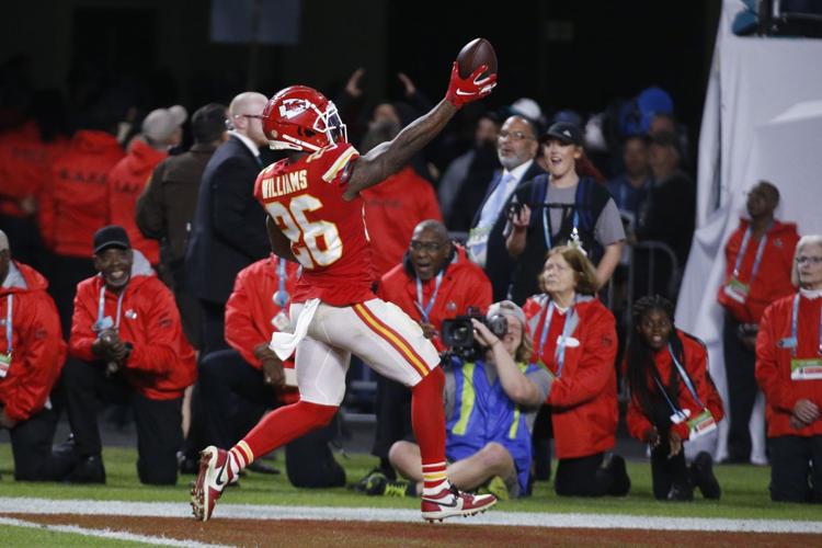 Patrick Mahomes leads Chiefs' rally past 49ers in Super Bowl, 31-20