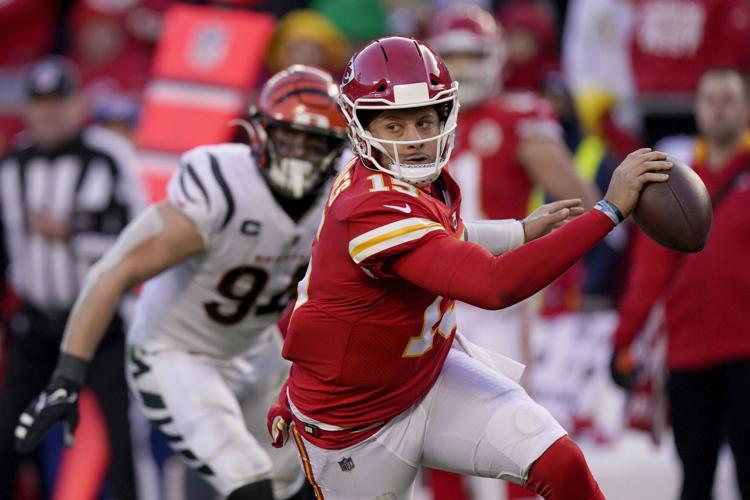 Last-second roughing call sets up Chiefs to win AFC title, deny Bengals  repeat - The Boston Globe