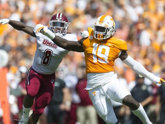 Tennessee football: Former Vols edge Darrell Taylor still dealing with  injury