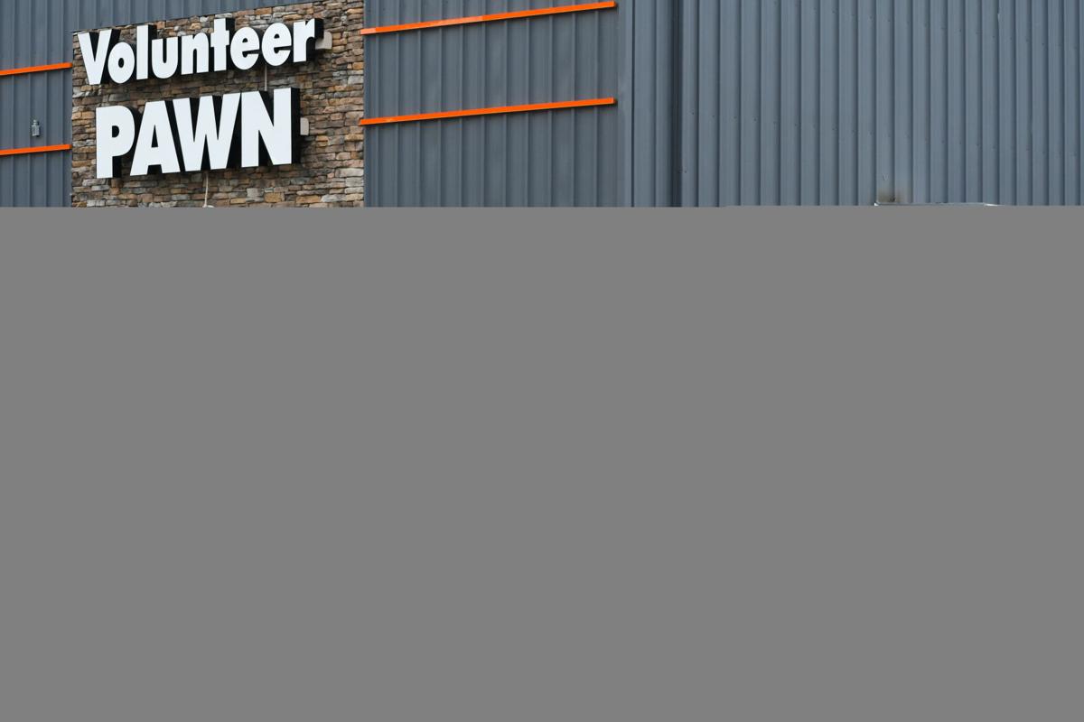 Tensions Flare Protest Erupts Outside Local Pawn Shop Local News Johnsoncitypress Com