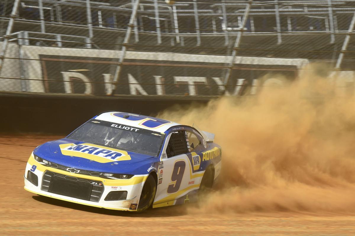 Defending Nascar Champ Elliott Loves The Excitement Of Dirt Race Sports Johnsoncitypress Com