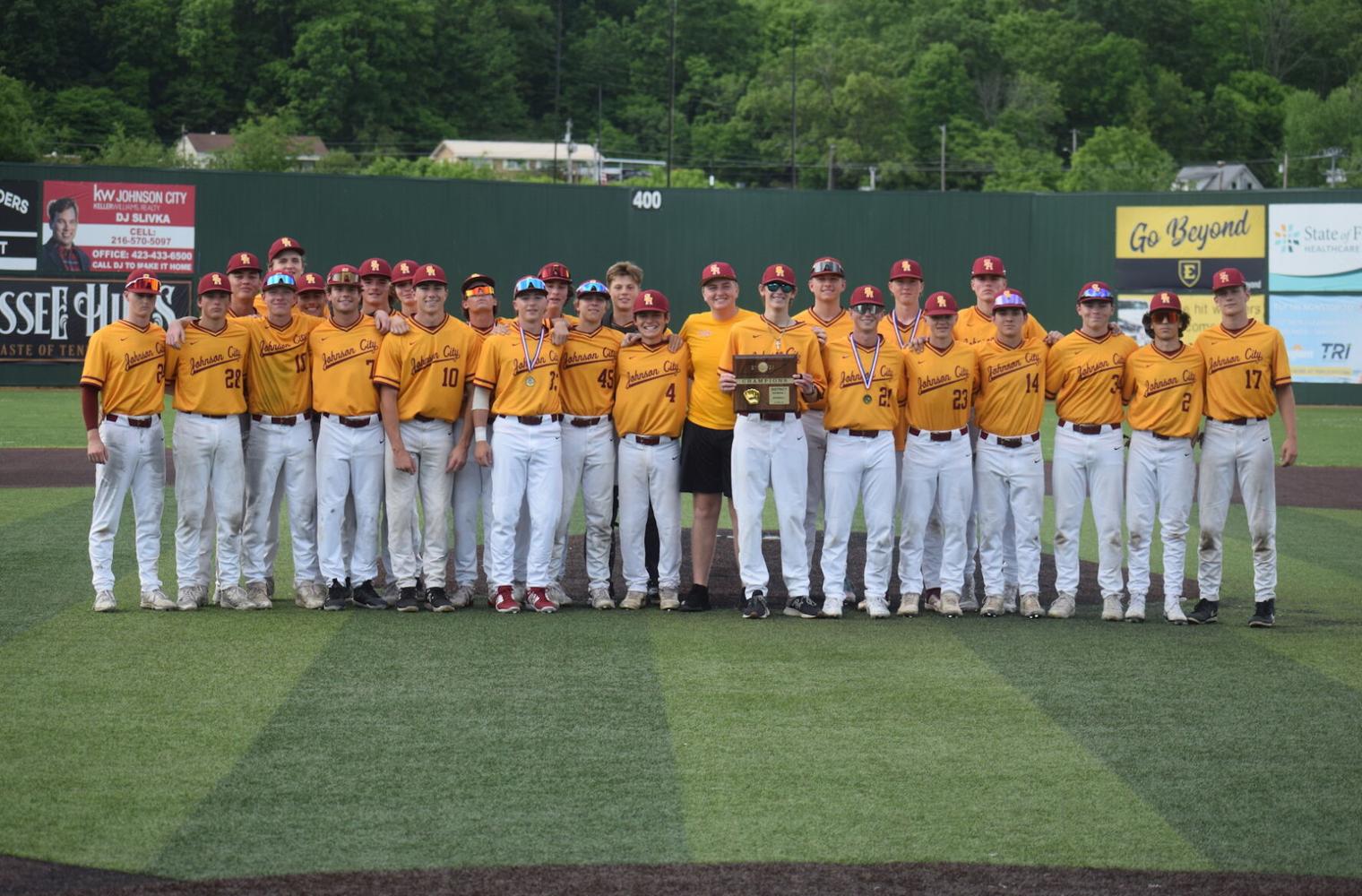 Osbolt grand slam clinches District 14A title for Toppers High