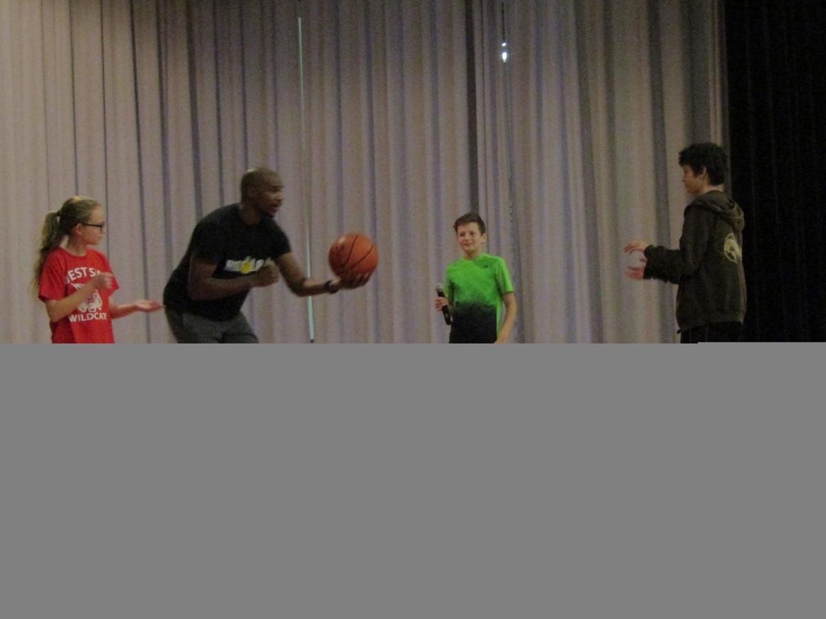 Miss Tennessee And Harlem Globetrotter Encourage Students To Stay Away From Drugs Tobacco And Alcohol News Johnsoncitypress Com