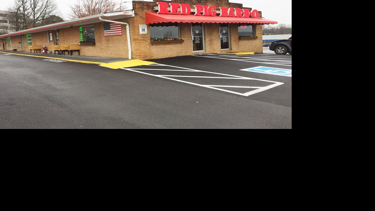 Going For The Bird At Red Pig Bar B Q Food Johnsoncitypress Com