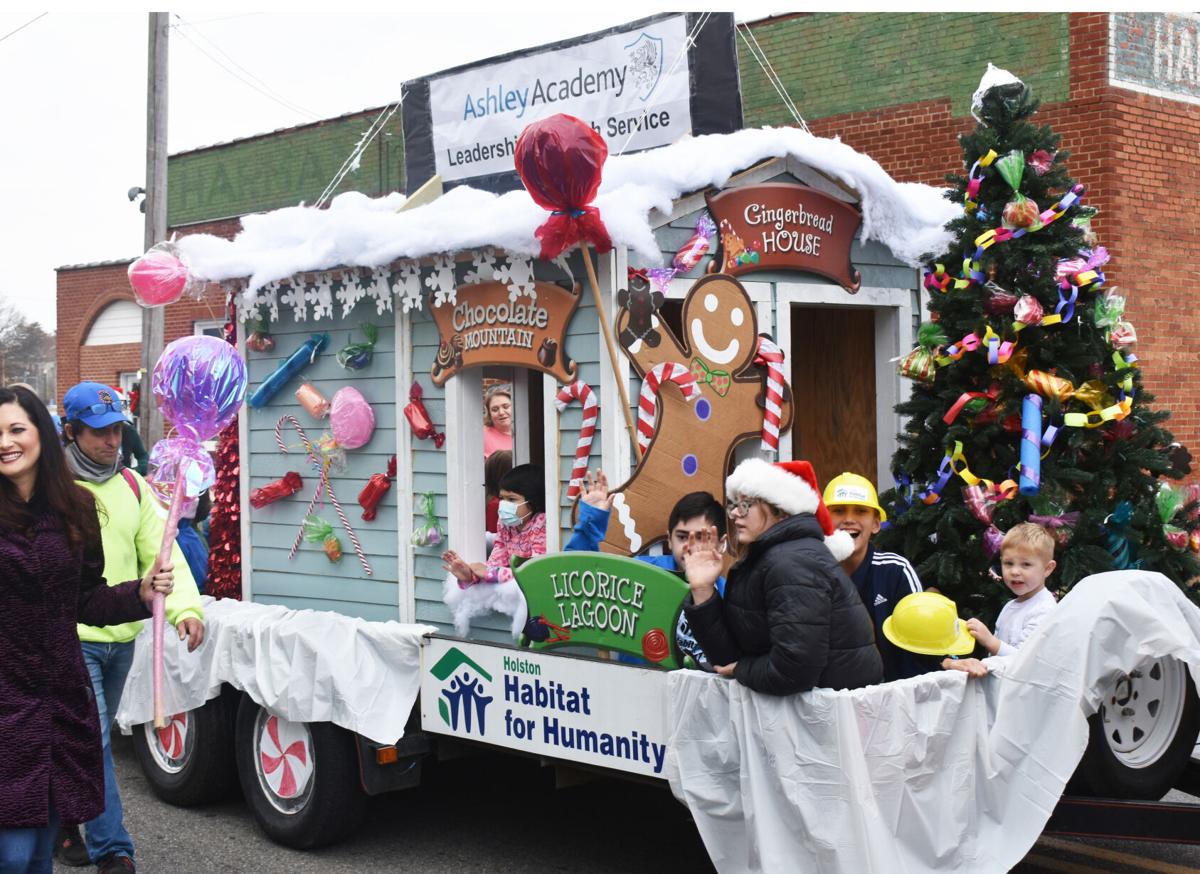 Buffalo Christmas Parade 2022 Christmas Parade Returns To Downtown Johnson City | Features |  Johnsoncitypress.com
