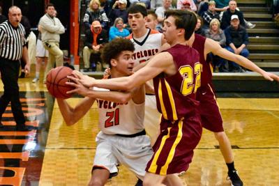 Tri Cities Area Comes Up Empty In First State Basketball Poll