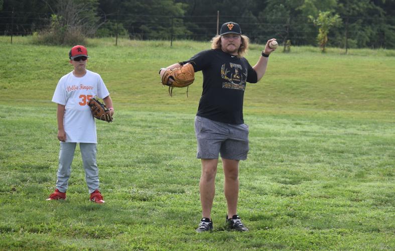 Kirby Connell: Tennessee baseball pitcher in photo