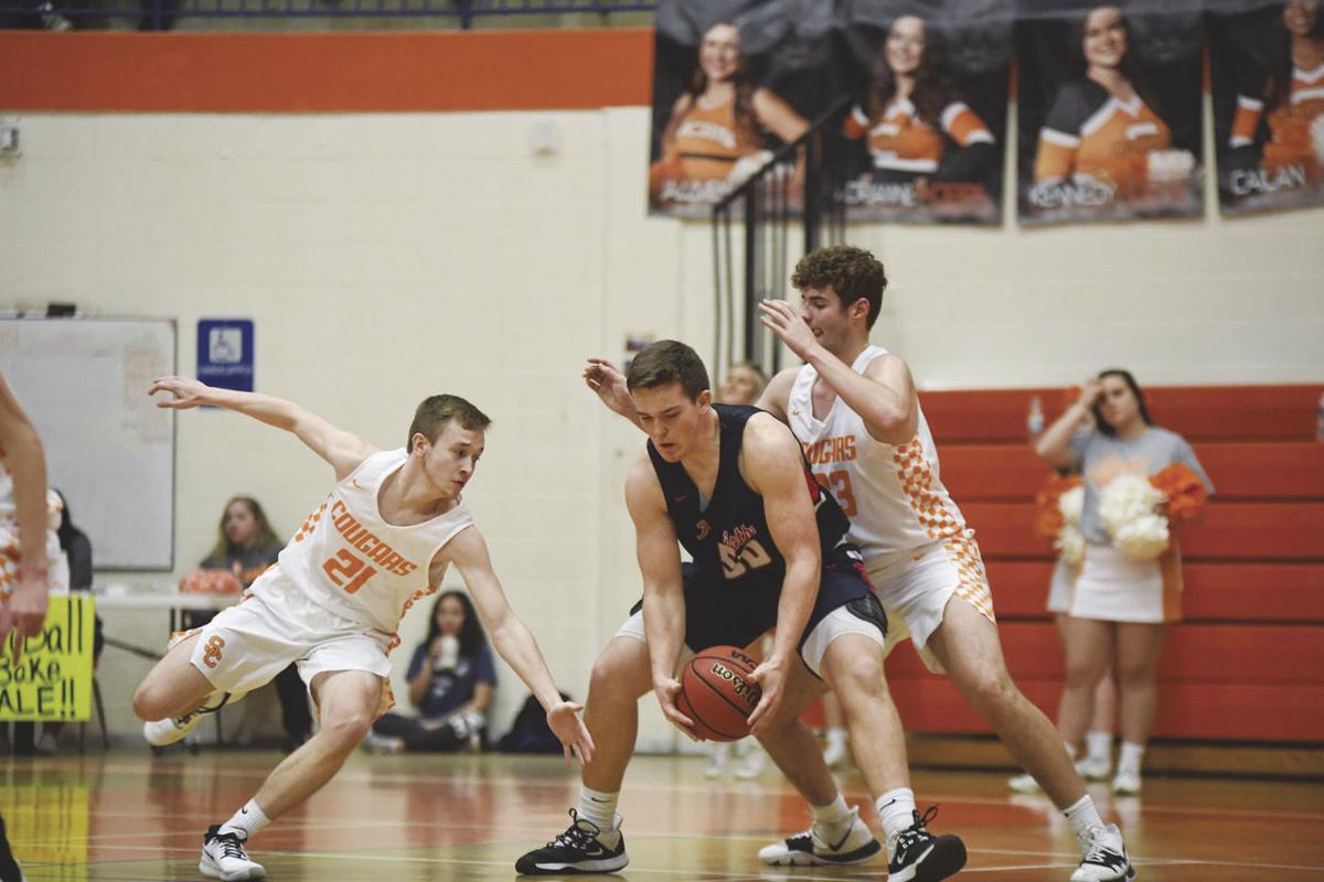 Patriots Rout Cougars In Dyer S Final Visit To Warren Dome