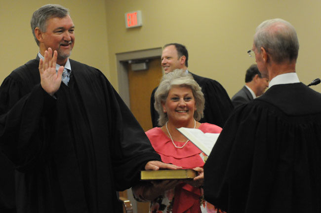 Lauderback takes 1st Judicial District Circuit Court judge role ...