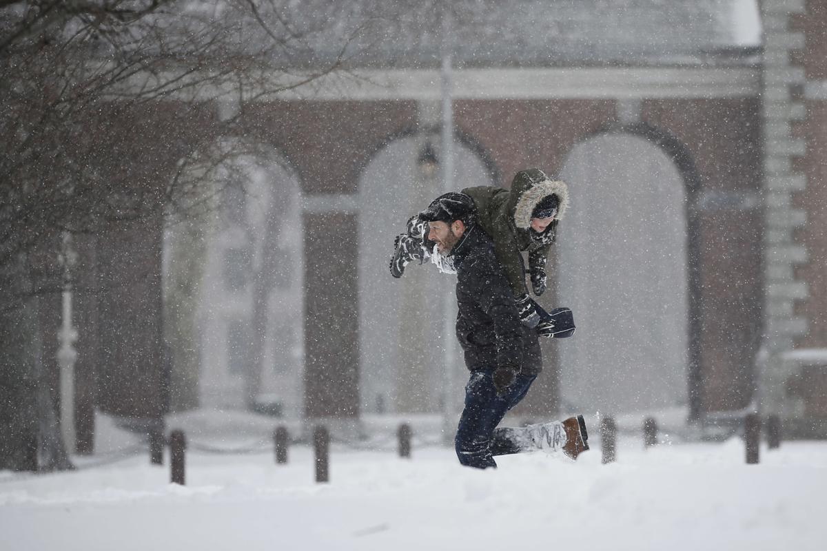 The Latest Man Dies Shoveling Snow 10 Total Dead In Storm News