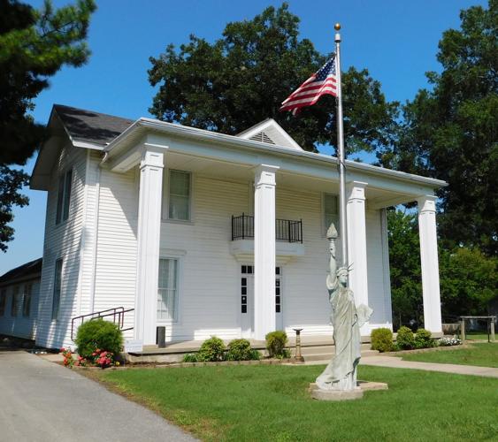 Traveling the historic Crowley's Ridge Parkway National Scenic Byway ...