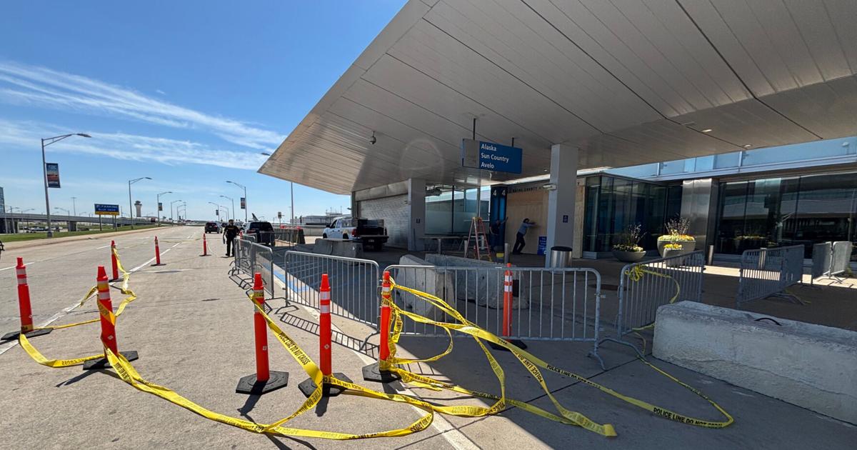 Detroit-Airport-Car-Crash