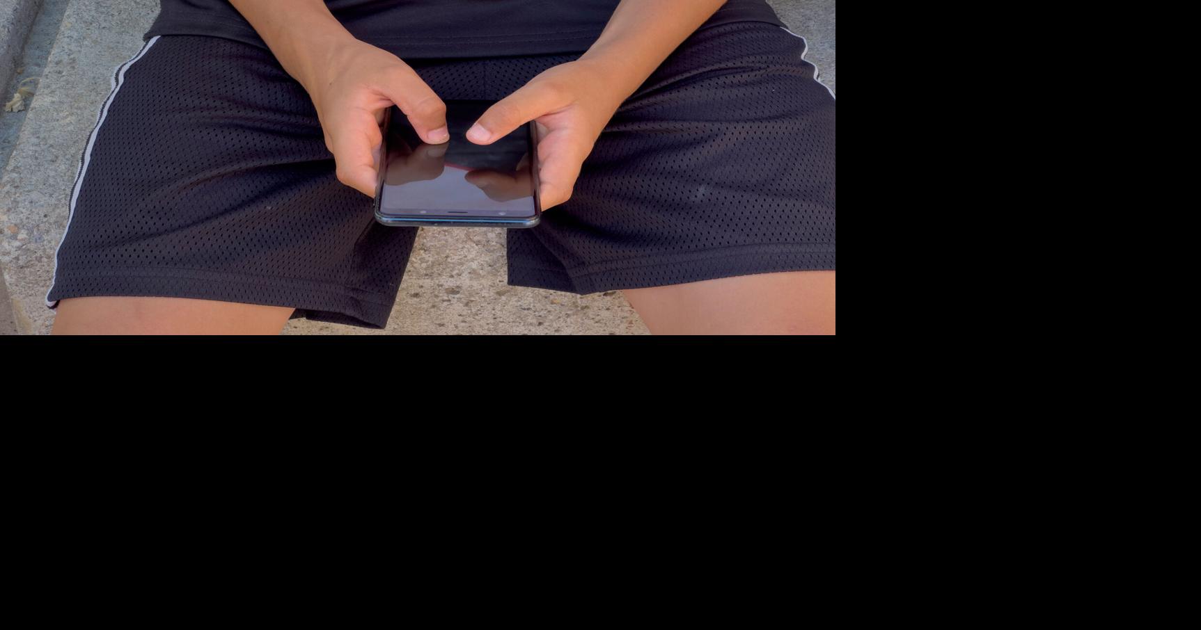 French lawmakers approve bill banning social media for children under 15