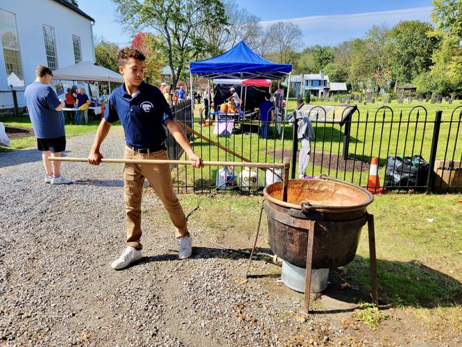 Crowds come out for 34th annual Middleway Day | Journal-news 
