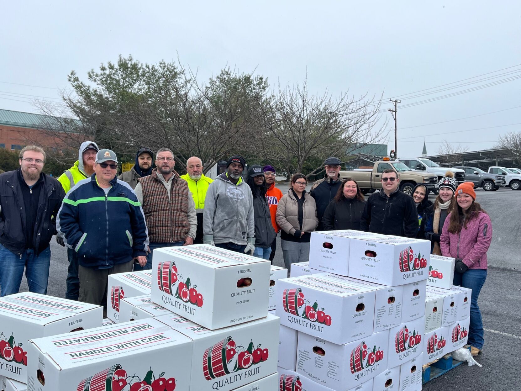 Free Apple Distribution Event Brings Community Together in Ranson