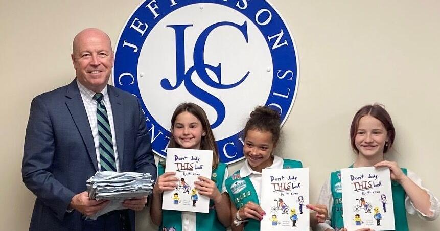 Superintendent accepts Scout-created books - Vimarsana News