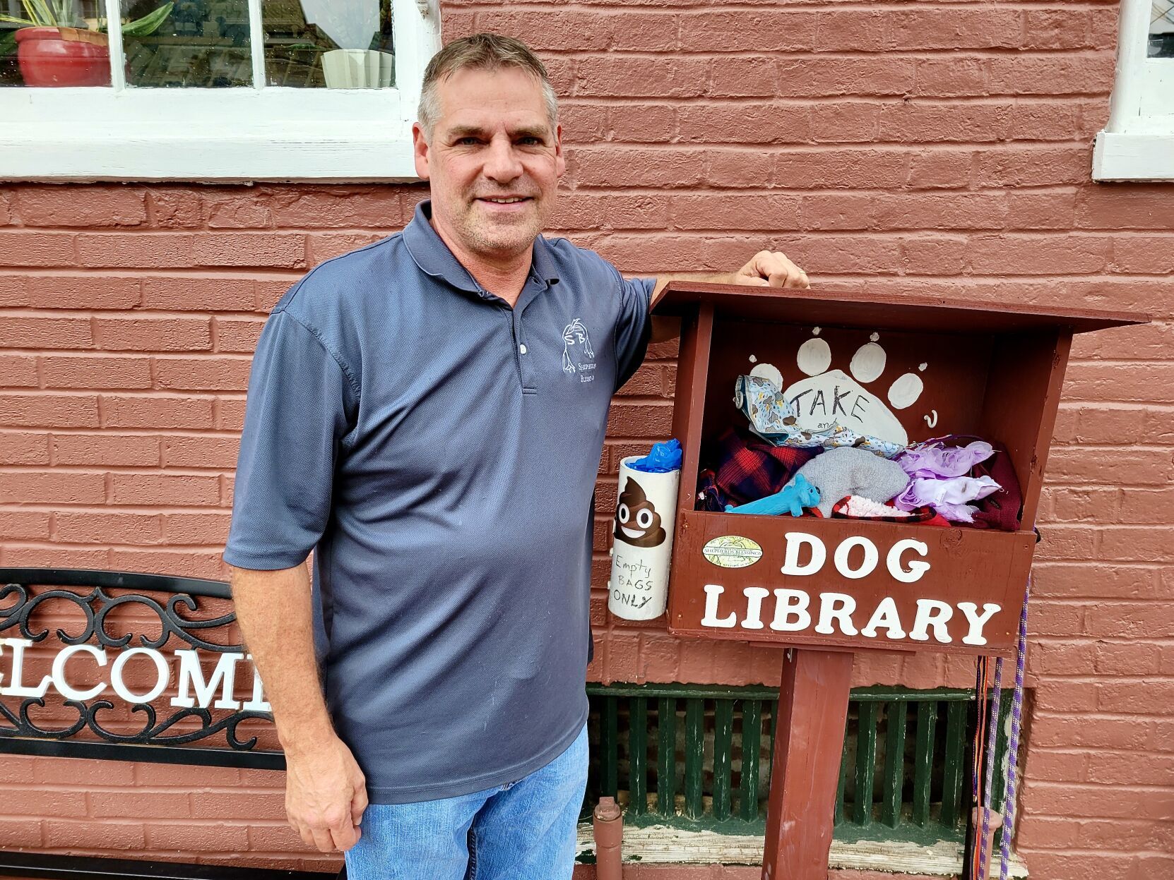 Shepherdstown Embraces Innovative Little Free Dog Library