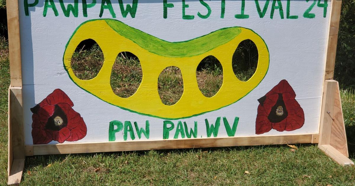 Inference Code Paw Paw festival draws hundreds to celebrate town’s namesake | Journal ...