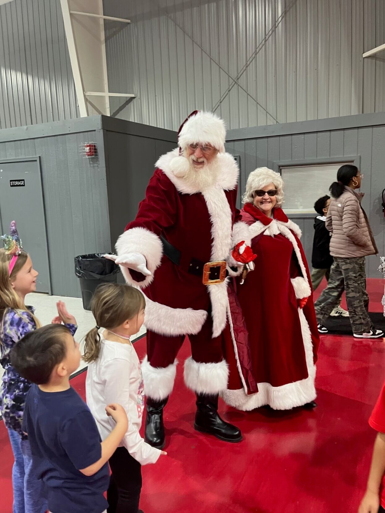 Ranson Civic Center Hosts Families for Annual Pizza with Santa Celebration