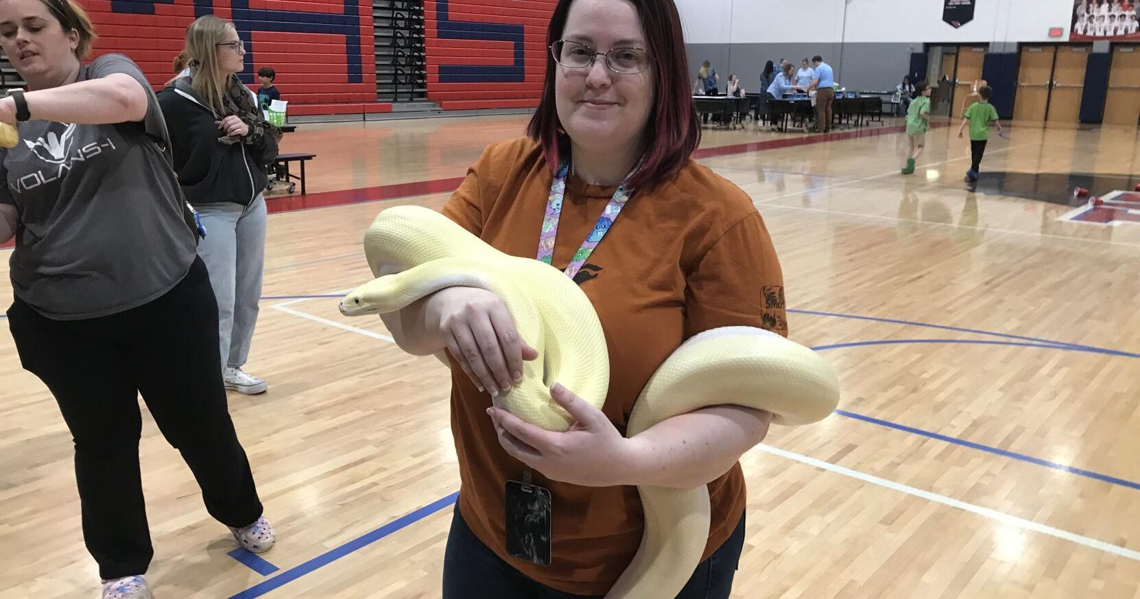 Spring Mills High School hosts Family STEAM Night full of hands-on activities - Vimarsana News