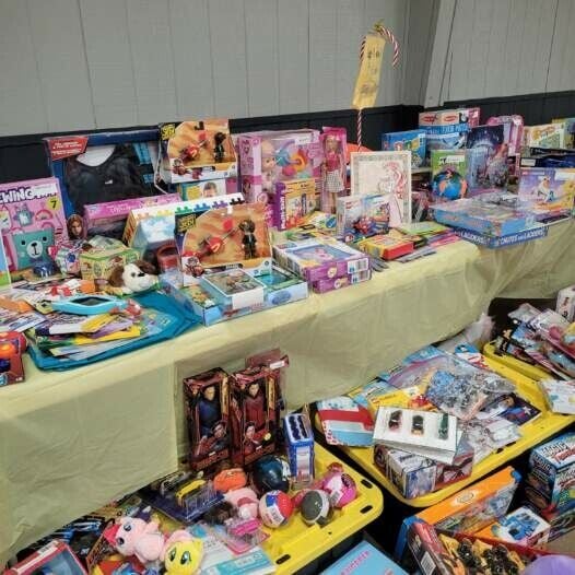 Charles Town Kiwanis Toy Shop Sets New Family Assistance Record
