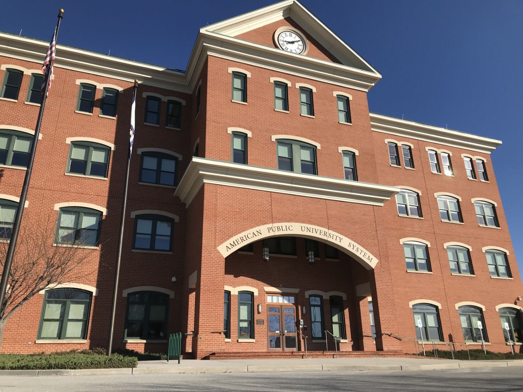 Charles Town Welcomes New Government and Judicial Complex