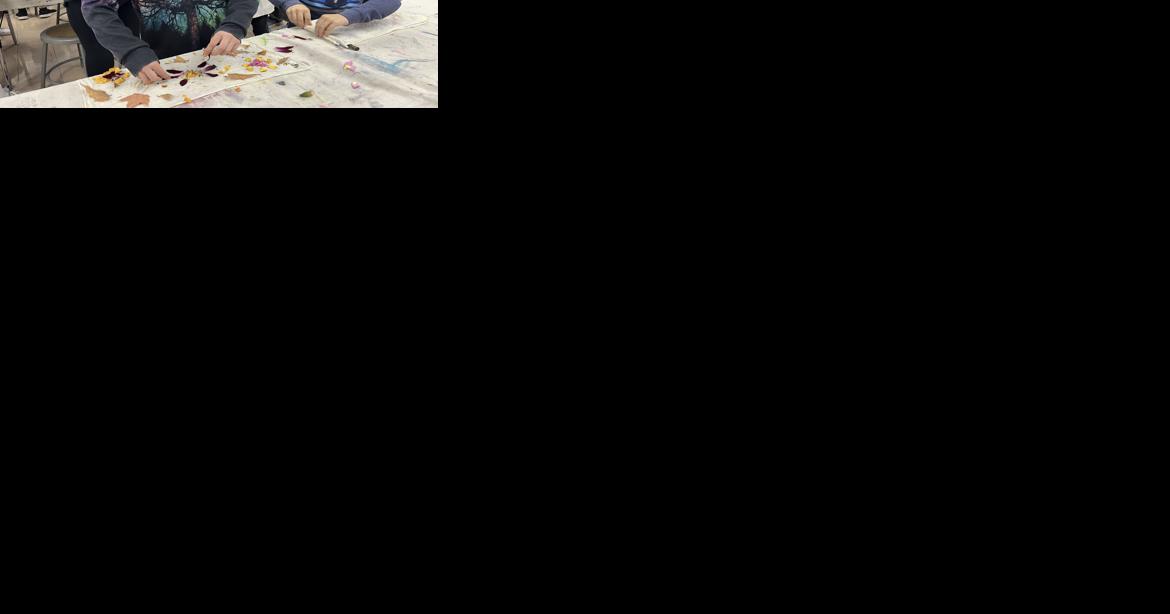 Artist Katama Murray visits South Jefferson Elementary to teach printmaking - Vimarsana News