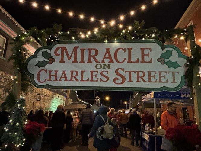 Charles Town welcomes Christmas with its tree lighting ceremony | Arts ...