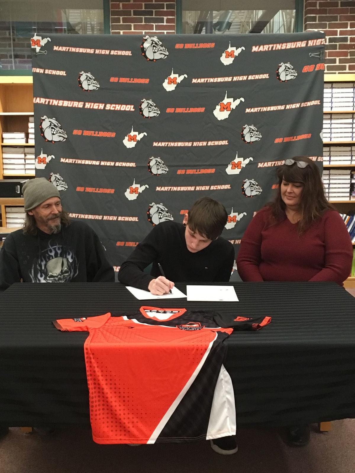 Martinsburg S Kramer Signs With Wesleyan For Esports Journal News Journal News Net