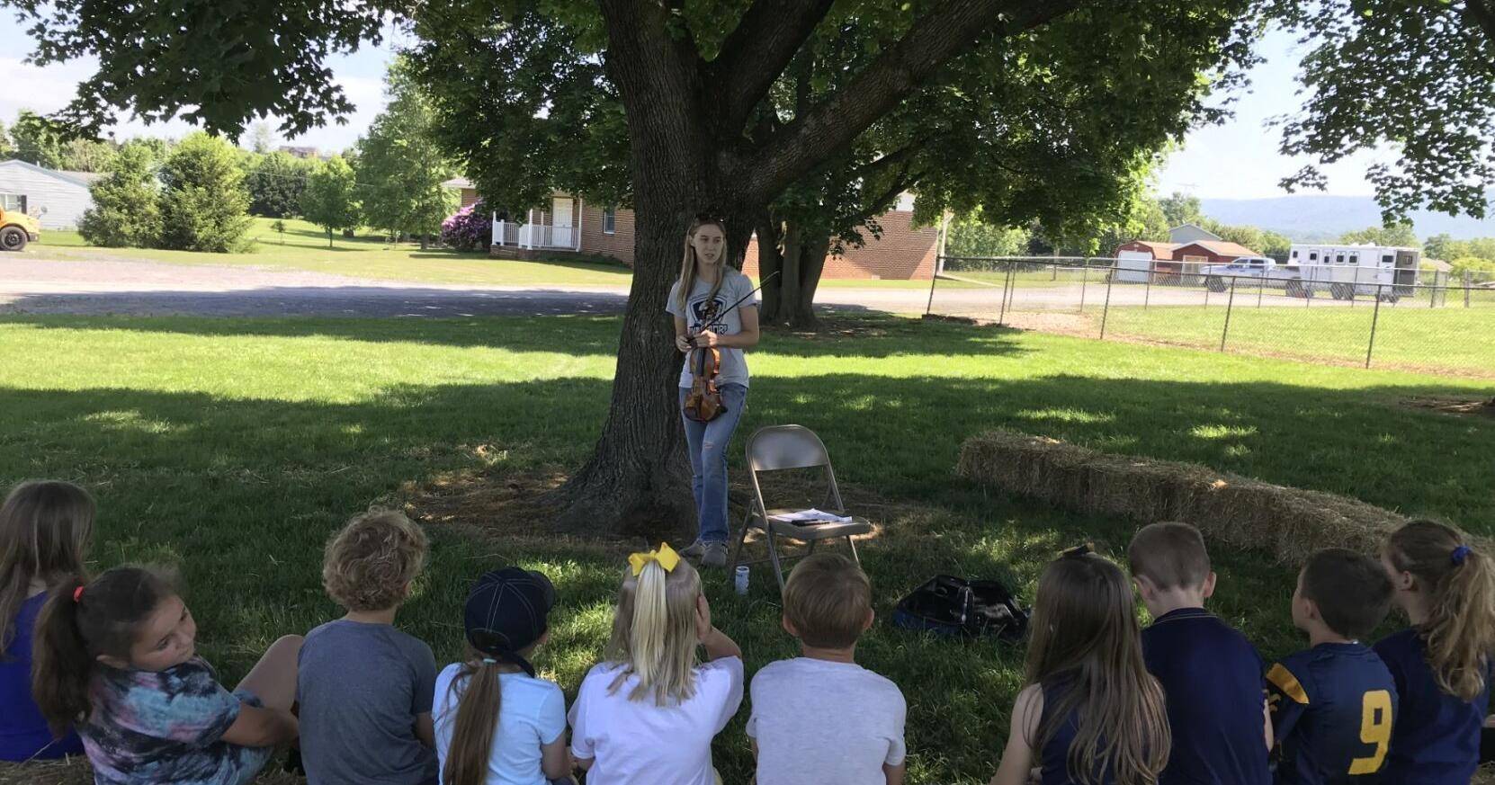 Back Creek Valley Elementary students learn about West Virginia culture during Mountaineer Day - Vimarsana News