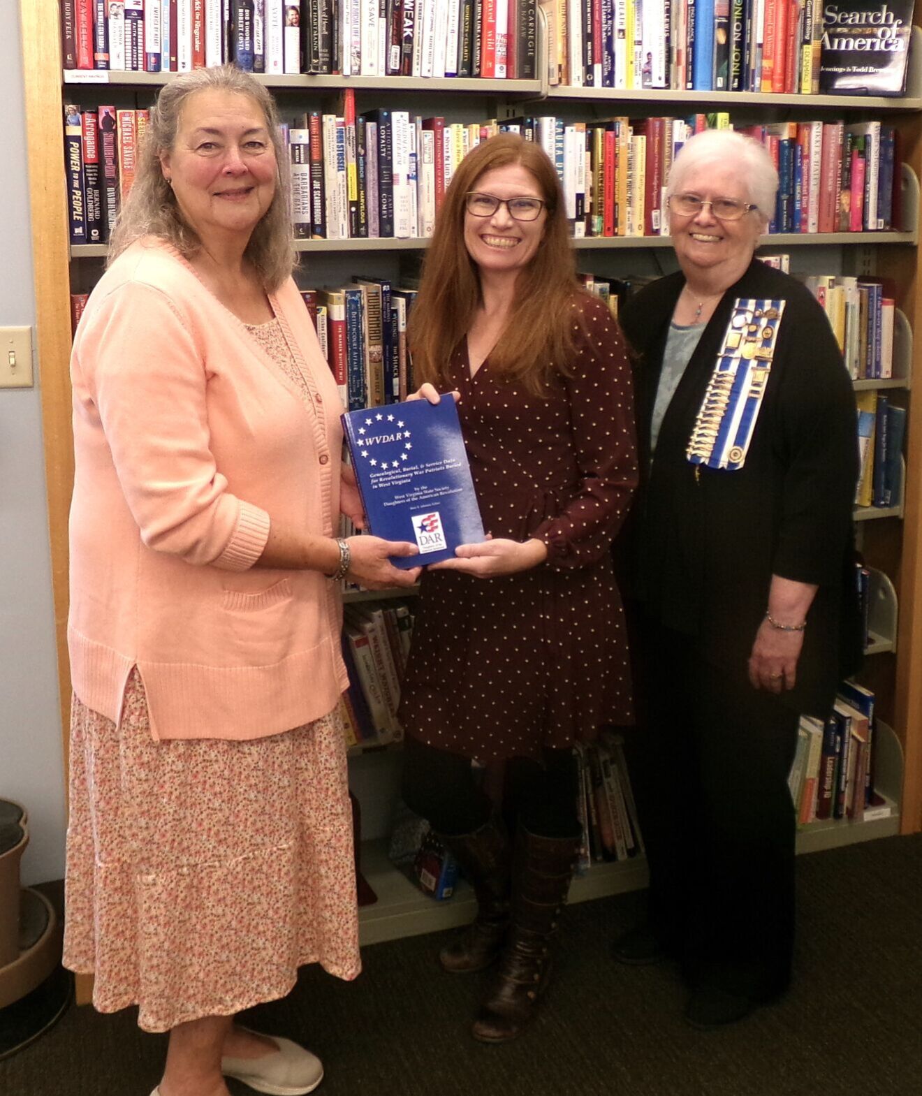 Bee Line DAR Donates Revolutionary War Genealogy Books to Local Libraries