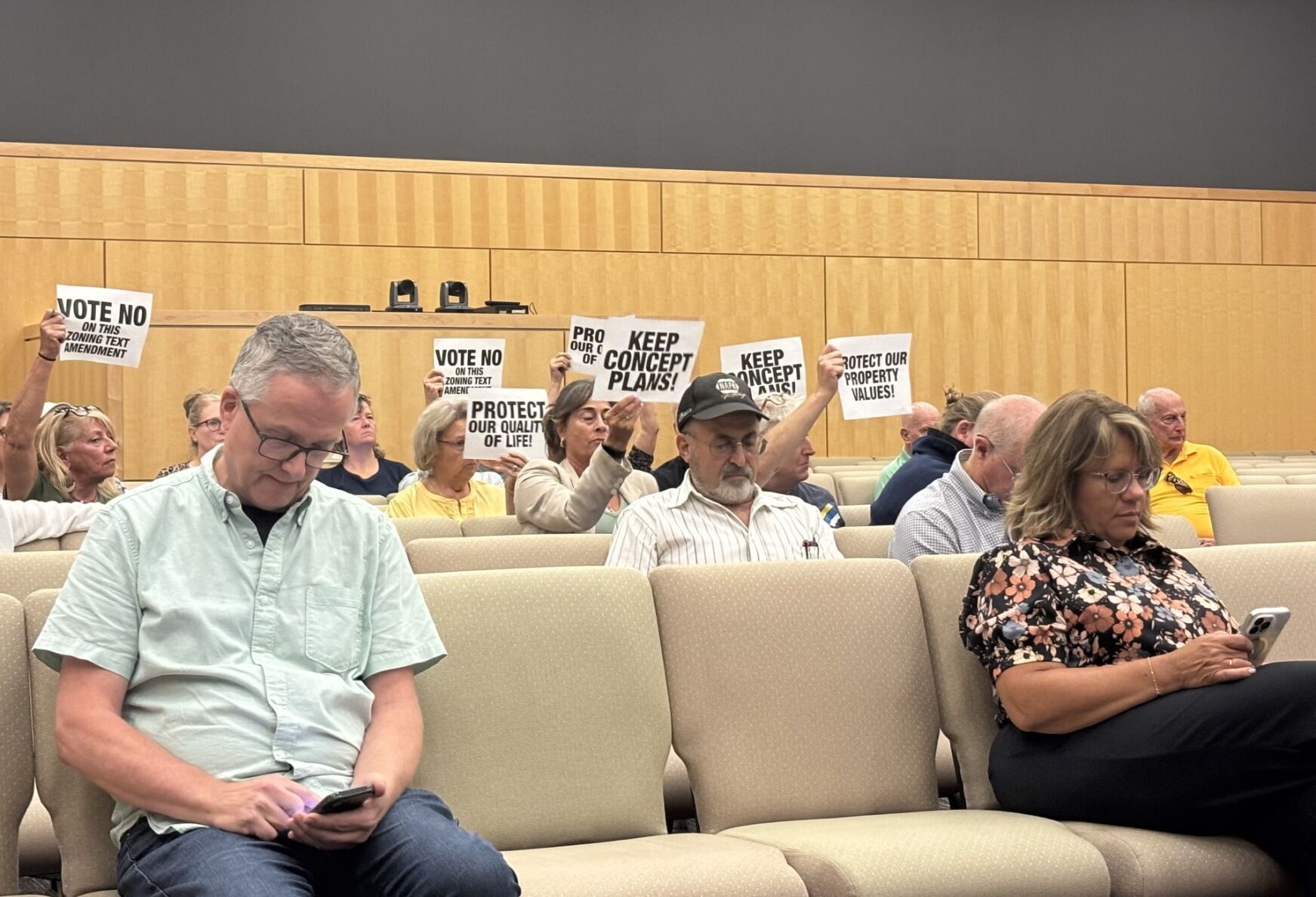 Commission Debates Streamlining Economic Development in Charles Town