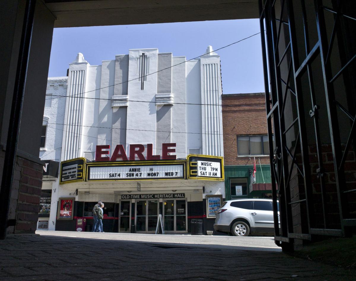 Mount Airy theater celebrates conversion to digital with ‘Gone with the