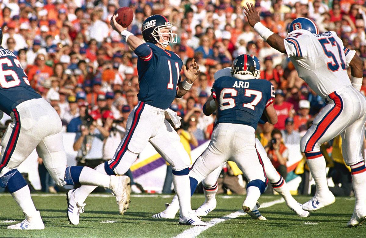 21. Super Bowl XXI: QB Phil Simms, New York Giants