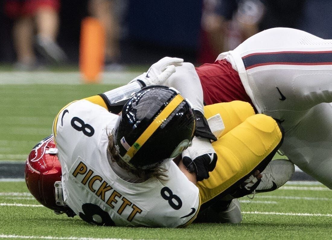 Steelers throwback uniform looks just like Iowa's: Photo of new