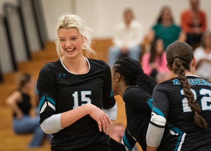 Gabrielle Nichols, Ellyson Randolph spark Reagan volleyball