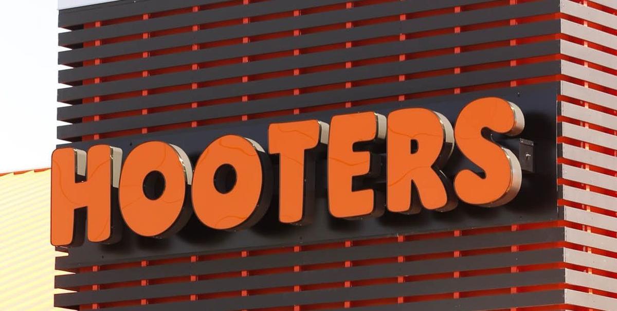 Hooters logo