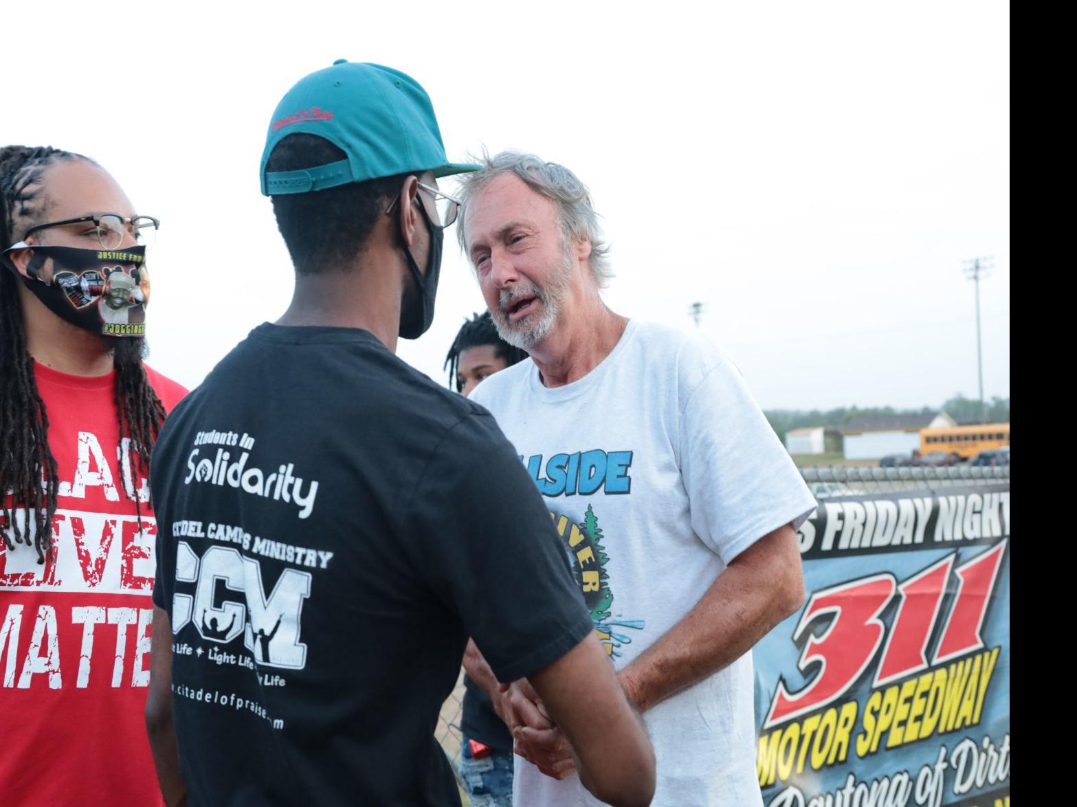 Protesters At 311 Speedway Met With Rifle Wielding Staff Fans Have Prayer With Track Owner Video Shows Local News Journalnow Com