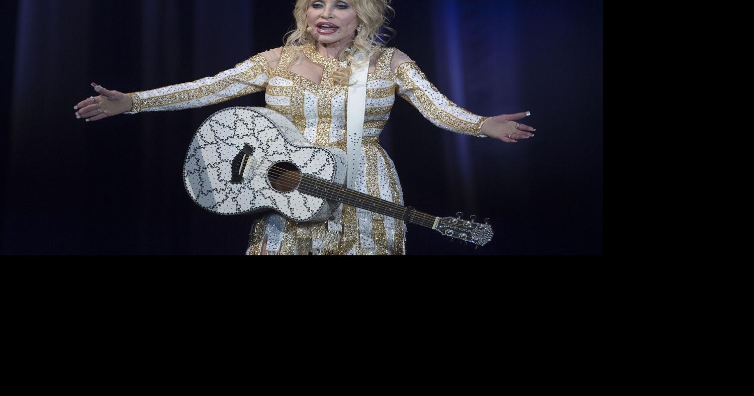 Parton mixes jokes, good music