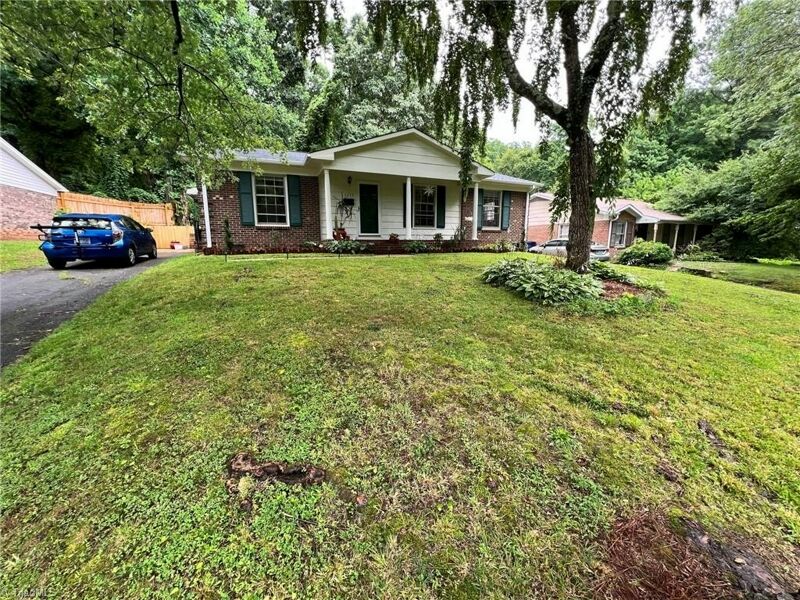 3 Bedroom Home In Winston Salem - $1,800